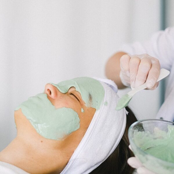 Facial & Essentials in One